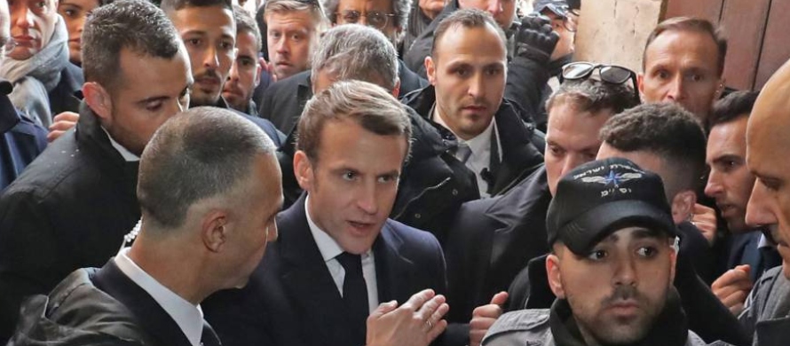 “No me gusta lo que está haciendo frente a mí”, dijo Macron visiblemente...