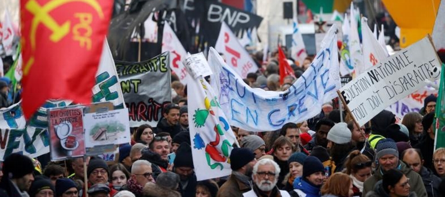 Los sindicatos llevan plantando cara a Macron desde principios de diciembre en torno al destino de...