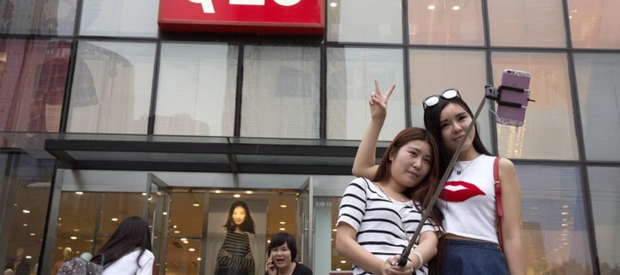 Nissan Motor Co. de Japón dijo el viernes que las ventas en China cayeron en 11,8% comparado...