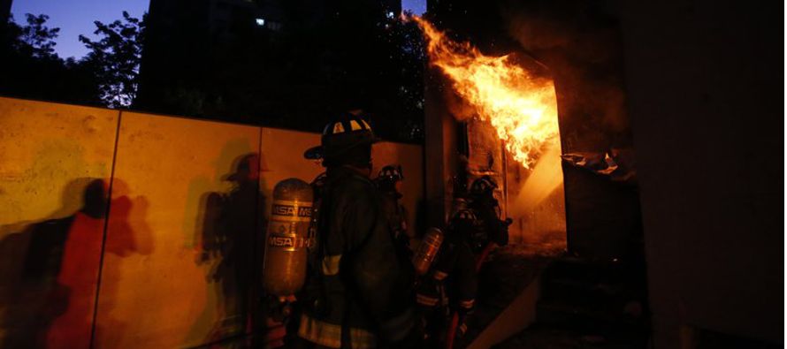 El icónico museo de Violeta Parra en el centro de Santiago se incendió mientras se...