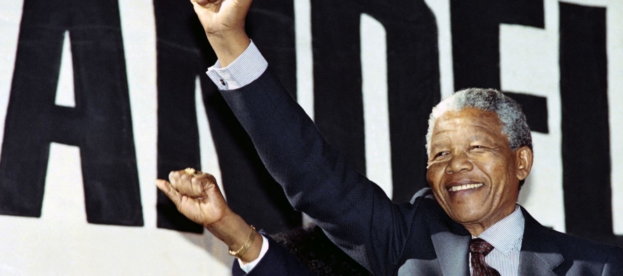 Treinta años más tarde, y en el mismo lugar, el ahora presidente sudafricano...