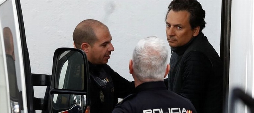 Lozoya, quien fue arrestado el miércoles en el sur de España, es acusado en...
