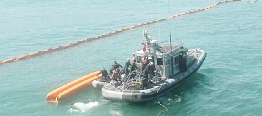 Un avión de la Guardia Civil buscaba las embarcaciones cerca de las islas de Lanzarote y...