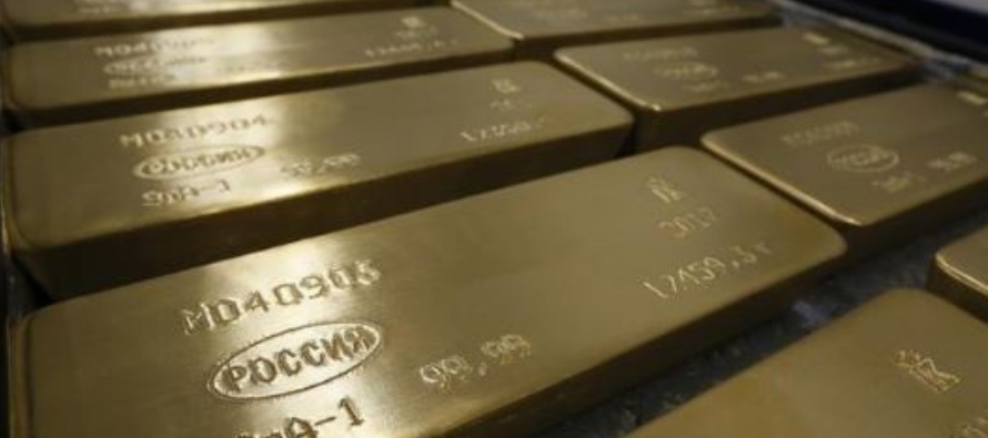 El oro al contado subió un 1,3% a 1.601 dólares por onza a las 1855 GMT, luego de...