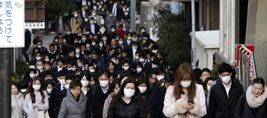 El martes se contabilizaron 411 nuevos casos en China, donde el virus hizo su aparición en...