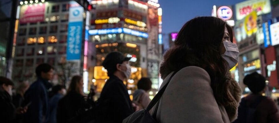 Japón planea suspender los visados ya emitidos para los visitantes de ambos países,...