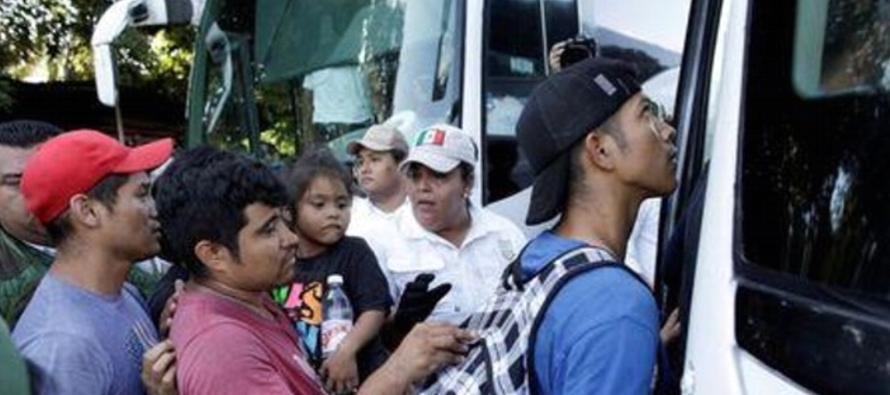 Más de 9,000 migrantes bajo el polémico programa Protocolo de Protección a...