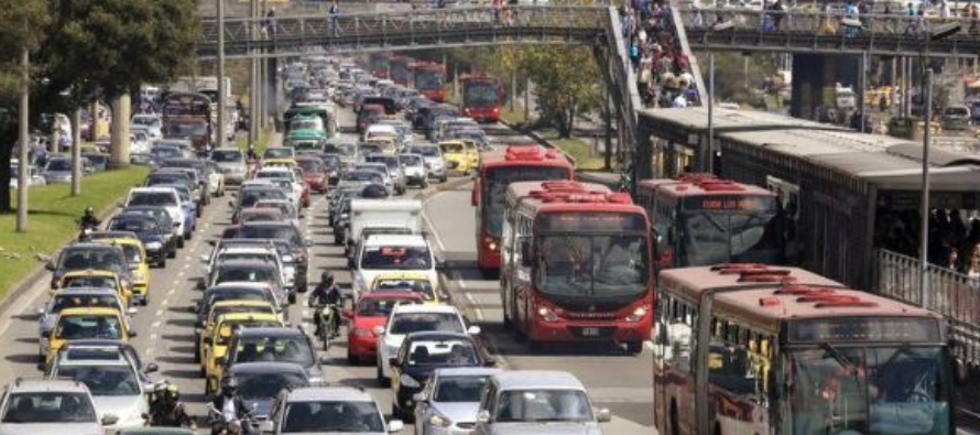 Muchas ciudades están trabajando para reducir los viajes en automóvil mientras...