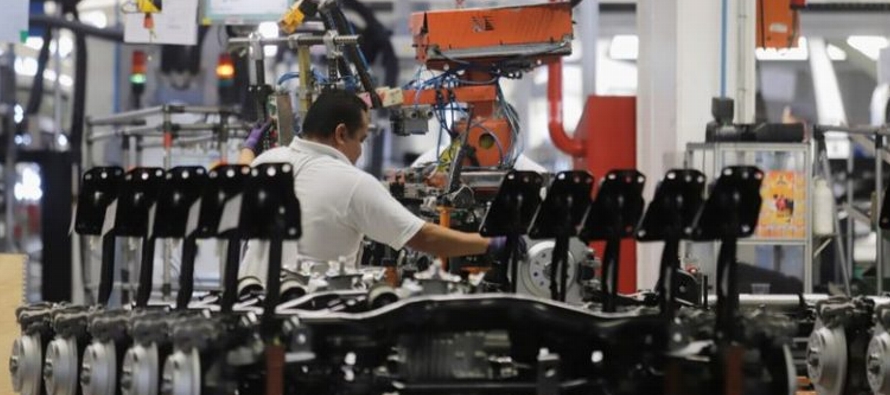 La fabricación de automóviles es un pilar de la industria mexicana y representa casi...