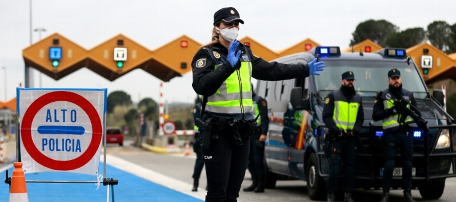 Francia, que ya registra más de 6,600 contagios y 148 muertos, siguió este martes los...