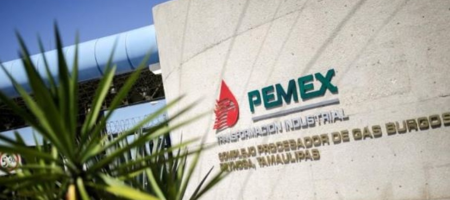 El desplome de los precios del crudo es una pésima noticia no sólo para Pemex sino...