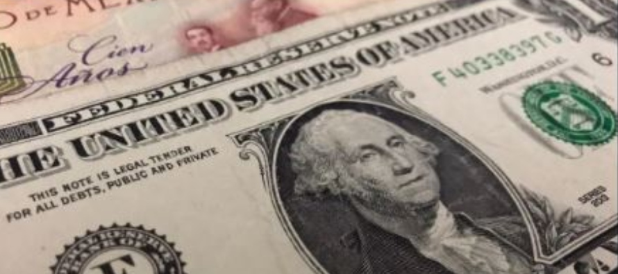 La moneda local culminó en 23.7140 por dólar, con una ganancia del 0.31%, frente a...
