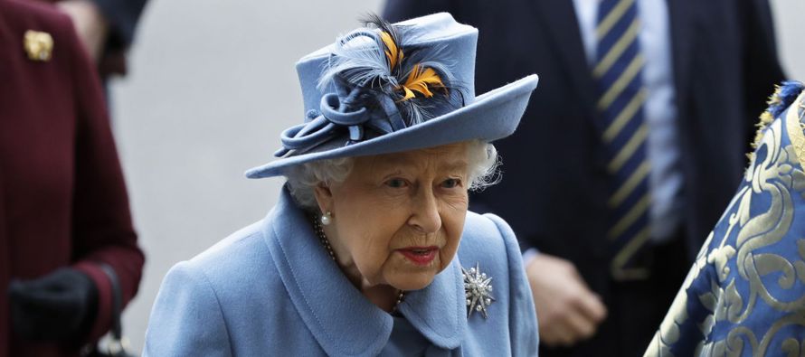 Isabel II de Inglaterra ha enviado este domingo un mensaje de ánimo a los británicos,...