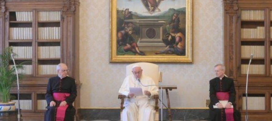 Al comienzo de su misa matinal, el pontífice pidió un cambio en el corazón a...