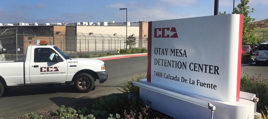 El Centro de Detención Otay Mesa, pasó de un caso confirmado la semana pasada a 12....