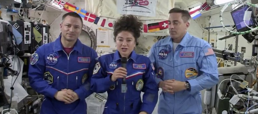 Tras más de 200 días en la Estación Espacial Internacional, Jessica Meir y...