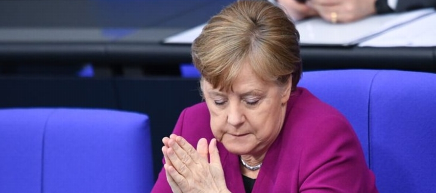 A Merkel le preocupa que los alemanes se relajen en sus prácticas de distancia social,...
