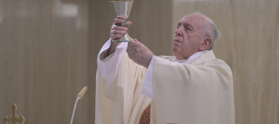 El Papa Francisco presidió hoy, 28 de abril de 2020, martes de la tercera semana de Pascua,...