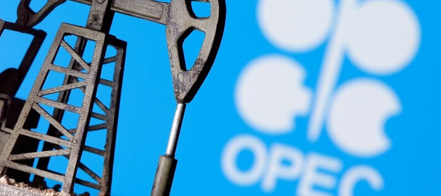 En promedio, los 13 miembros de la OPEP extrajeron 30,25 millones de barriles de petróleo...
