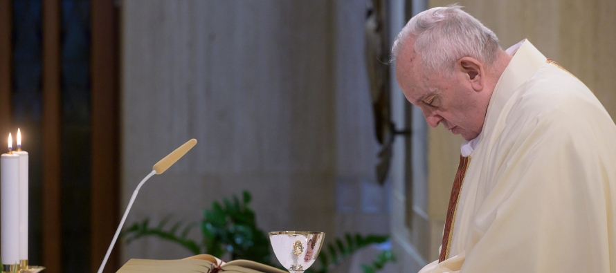 El Papa bendice a los artistas, que hacen entender “la belleza”