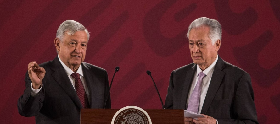 La reacción de López Obrador ha sido hasta ahora ponerse de perfil en todas las...