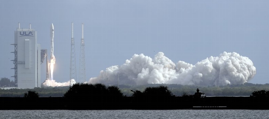 La compañía United Launch Alliance proporcionó el cohete Atlas V y...