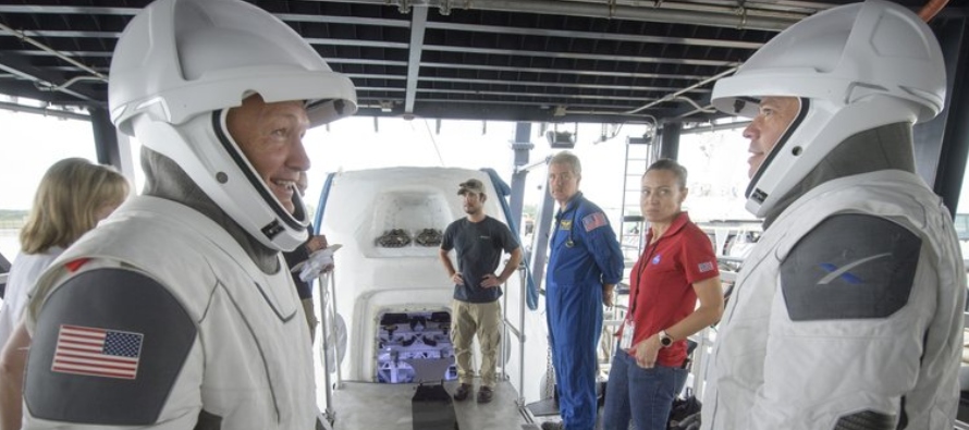 La empresa SpaceX, de Elon Musk, es el conductor y la NASA es el pasajero en el viaje de los...