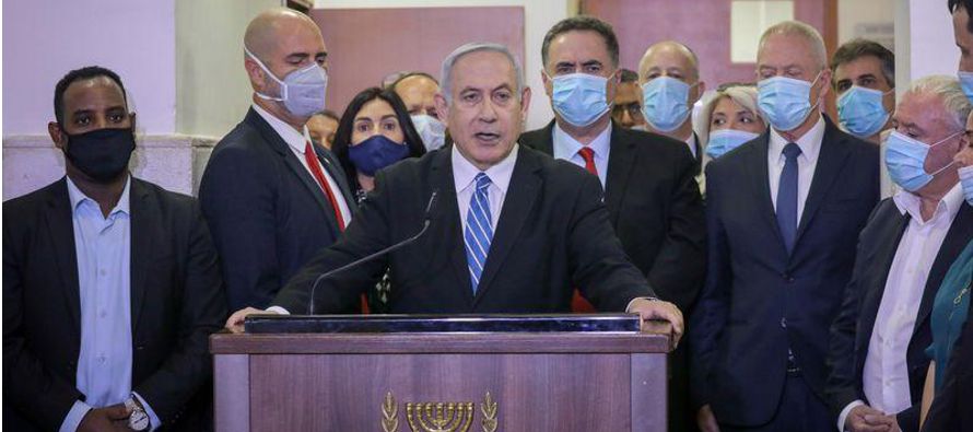 Netanyahu, de 70 años, fue acusado en noviembre de hechos de soborno relacionados con...
