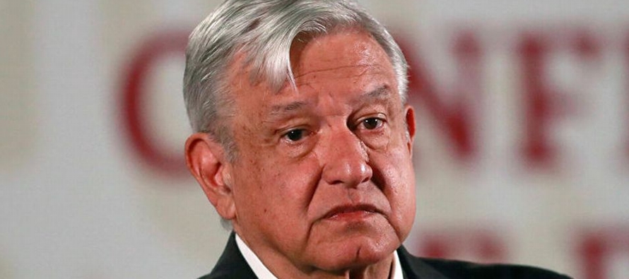 López Obrador vive gobernando un país distinto al de todos. Ahí, en su...