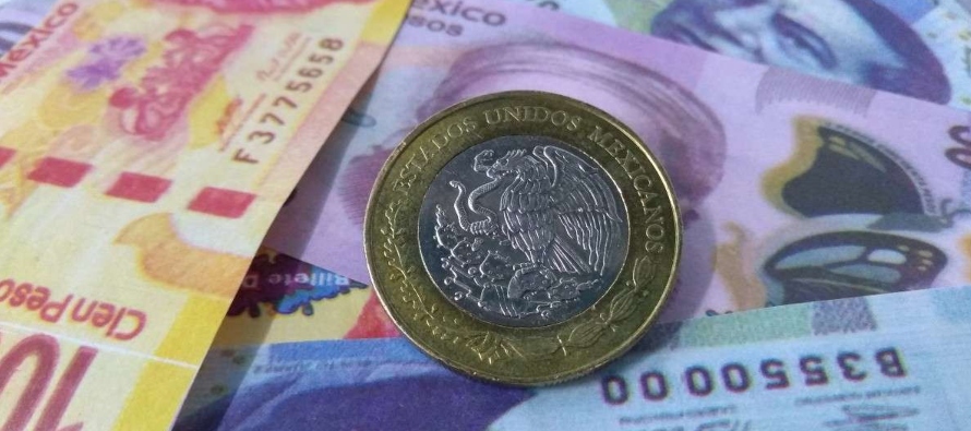 La moneda culminó la jornada en 22.1675 por dólar, con un avance del 0.23% frente a...