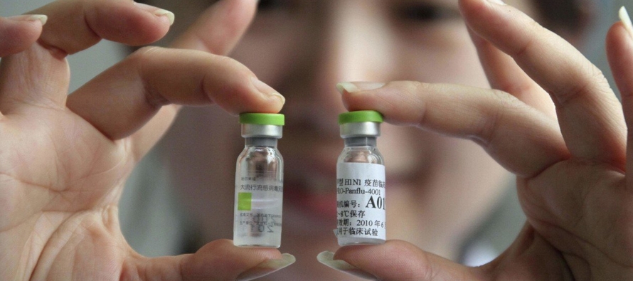 Empleados en China pueden ofrecerse como voluntarios para una de las dos candidatas a vacuna que...