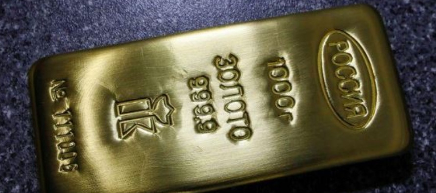 El oro al contado cayó un 0,2% a 1.726 dólares la onza, mientras que los futuros del...