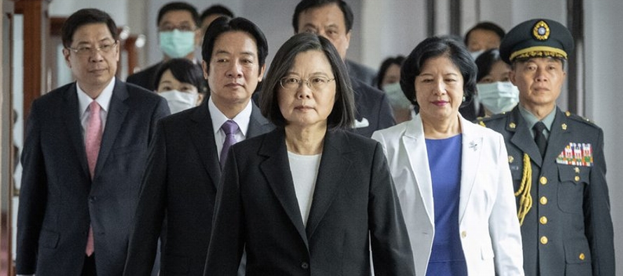 La presidenta de Taiwán, Tsai Ing-wen, pidió en mayo elaborar un plan para ayudar a...