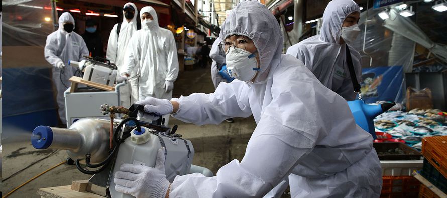 Estados Unidos sigue como el país más afectado por la pandemia con 2,2 millones de...