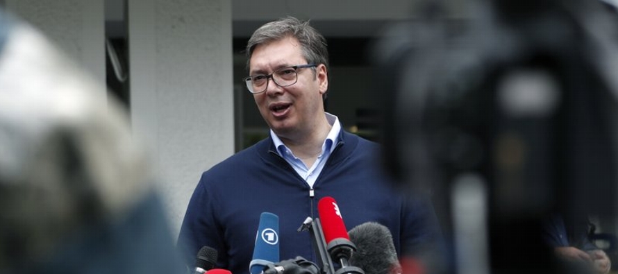 El Partido Progresista Serbio de Vucic obtuvo en torno al 61% de los votos del domingo, seguido por...