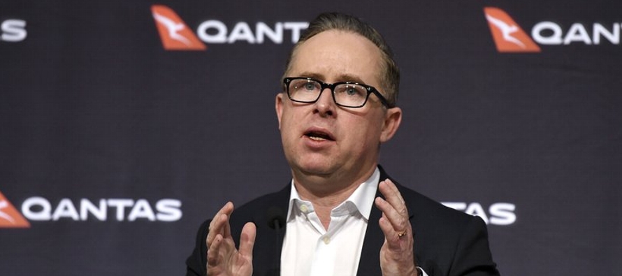 Qantas hizo el anuncio como parte de un plan presentado ante la Bolsa de Australia para reducir...