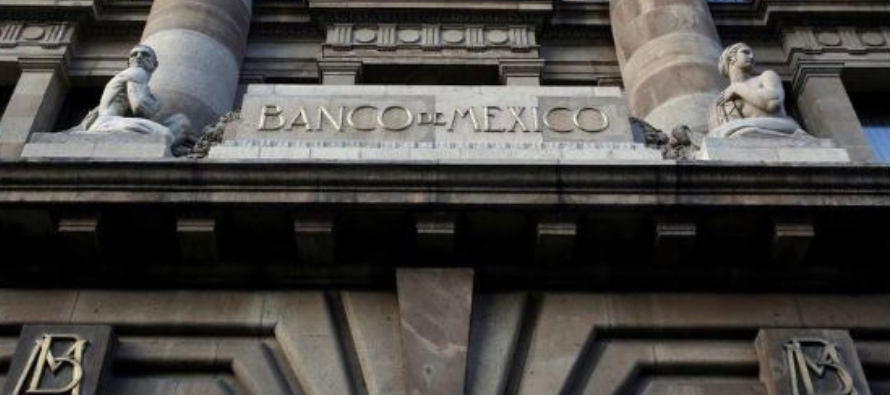 Banco de México añadió en su anuncio de política monetaria que persiste...