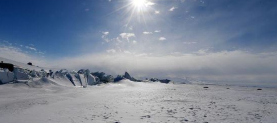 Al observar los datos de 20 estaciones meteorológicas en toda la Antártida, la tasa...