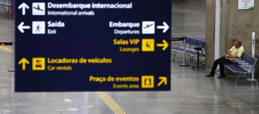 Extranjeros con residencia permanente en Brasil o que cuenten con visa de trabajo estarán...
