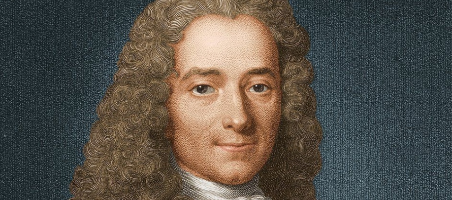 «A los Manes de Voltaire. La Asamblea Nacional ha decretado el 30 de mayo de 1791 que...