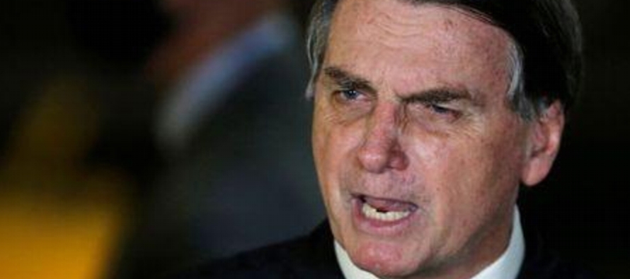Según la orden publicada el viernes en la Gaceta Oficial, Bolsonaro también...