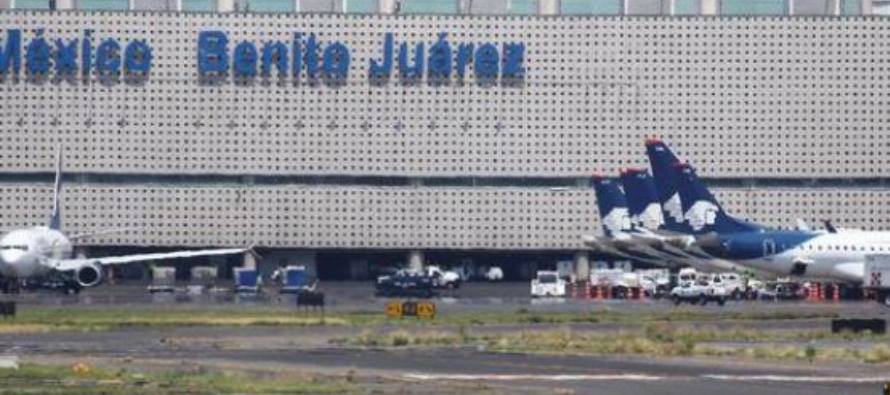 Las acciones de Aeroméxico, que está luchando por recuperar parte de su capacidad de...