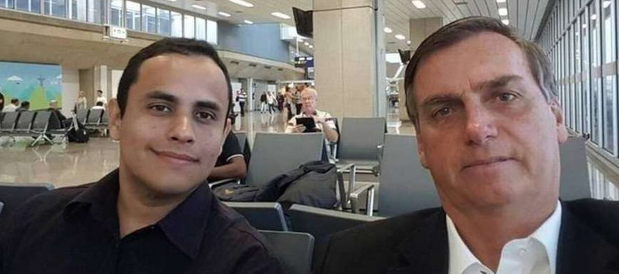 Dos exaliados de Bolsonaro informaron a EL PAÍS que Tomaz se acercó al actual...