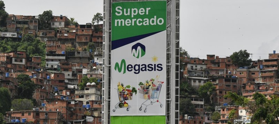 El nuevo supermercado Megasis, en el este de Caracas, fue inaugurado el miércoles en medio...