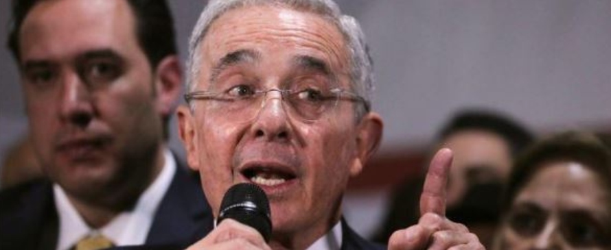 Uribe es en la actualidad un prominente senador y es el mentor de Iván Duque, el actual...