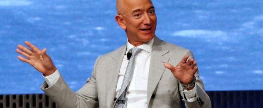 Bezos, el hombre más rico del mundo, ha dicho que planea vender acciones por un valor...