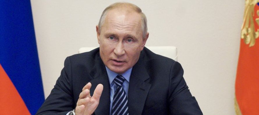 Putin dijo que la vacuna había demostrado su eficacia durante las pruebas, ofreciendo una...