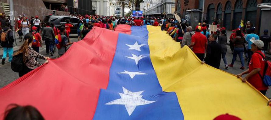 “La pandemia actual y el abrumado sistema de salud pública de Venezuela han agregado...