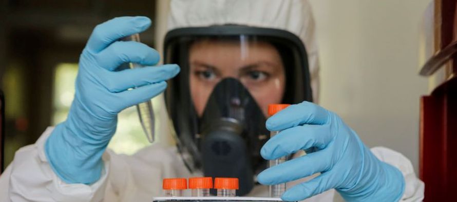 Moscú dijo que la primera vacuna contra el coronavirus será lanzada a fines de este...