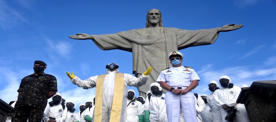 "La reapertura del Cristo simboliza la reapertura de Brasil al turismo", dijo el ministro...